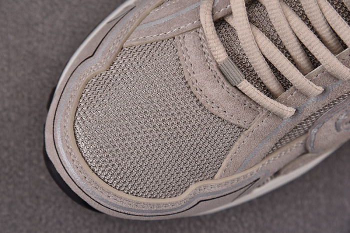 D1or B30 Sneakers