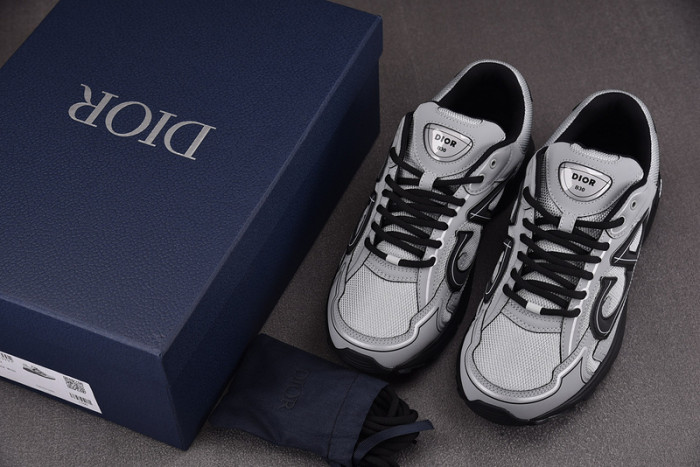 D1or B30 Sneakers