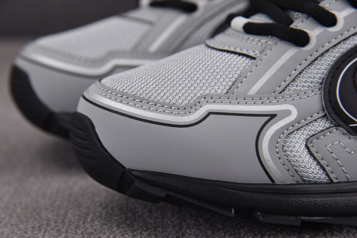 D1or B30 Sneakers