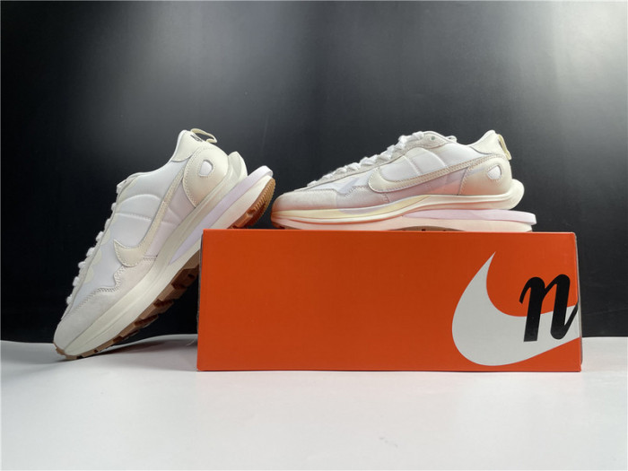 Sacai x Nike VaporWaffle 3.0 DD1875-100