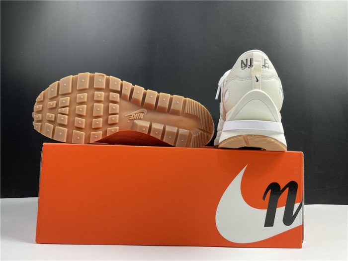 Sacai x Nike VaporWaffle 3.0 DD1875-100