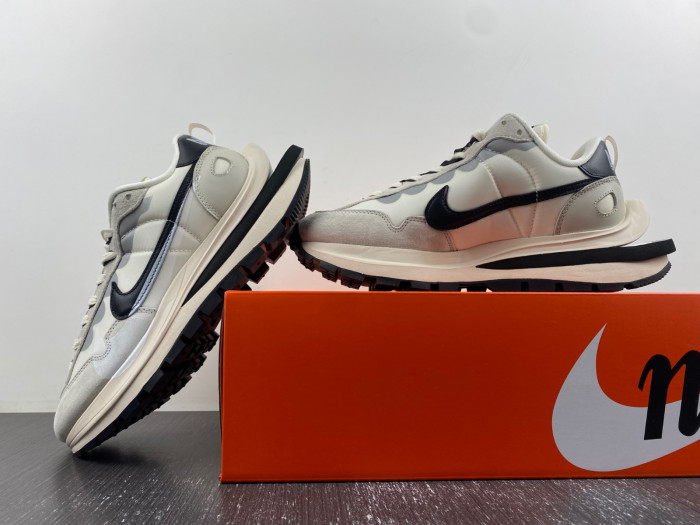 Nike Sacai x VaporWaffle Grey White DD1875-101