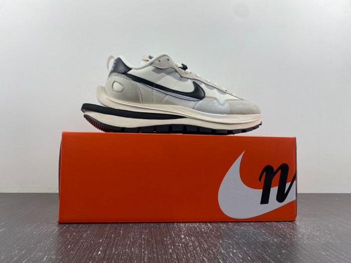 Nike Sacai x VaporWaffle Grey White DD1875-101