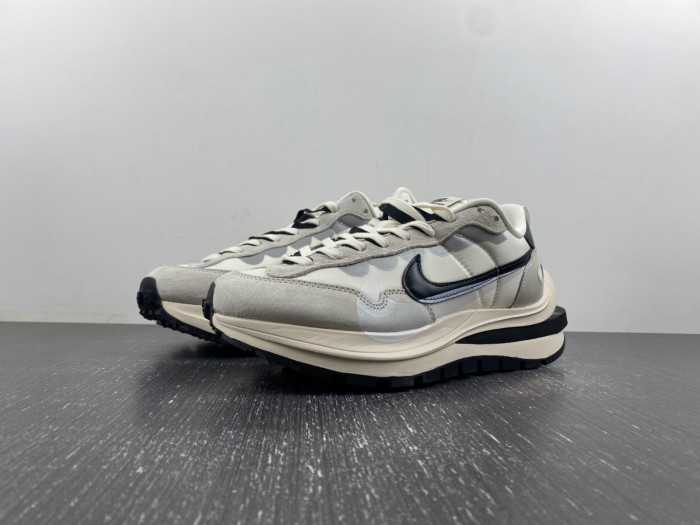 Nike Sacai x VaporWaffle Grey White DD1875-101