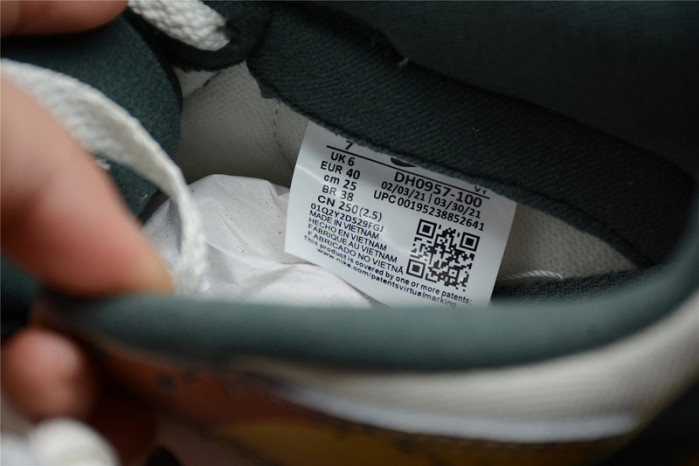 Nike Dunk Low SE Sail Multi-Camo DH0957-100