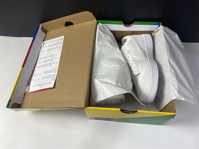 Dover Street Market (DSM) x Nike Dunk Low DH2686-100
