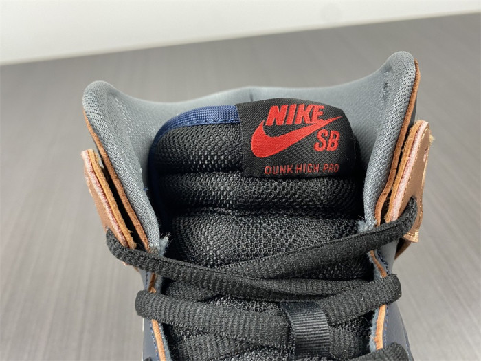 Nike SB Dunk High RX-0 Unicorn Gundam 02 Banshee DH7717-400
