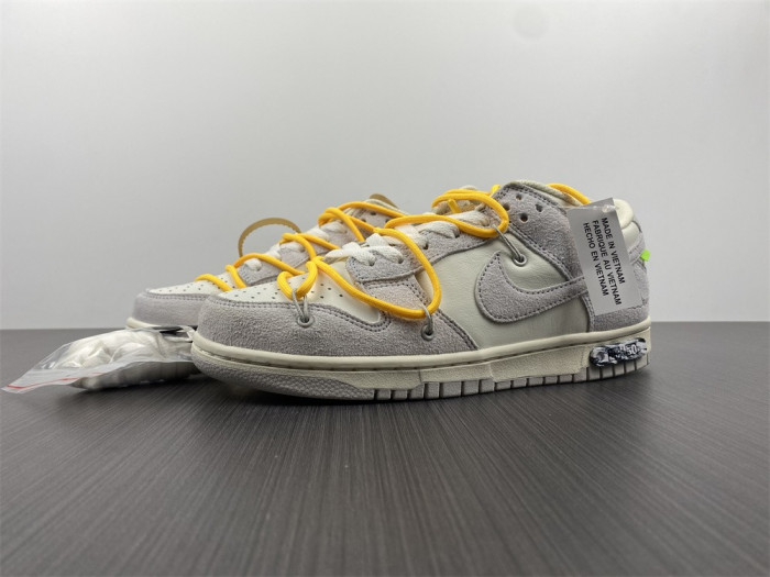 OF X Nike Dunk Low Lot 39 of 50 DJ0950-109