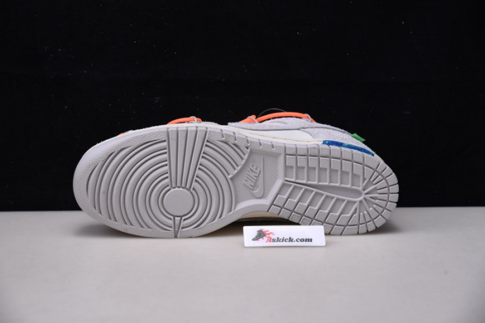 OF X Nike Dunk Low Lot 31 of 50 DJ0950-116