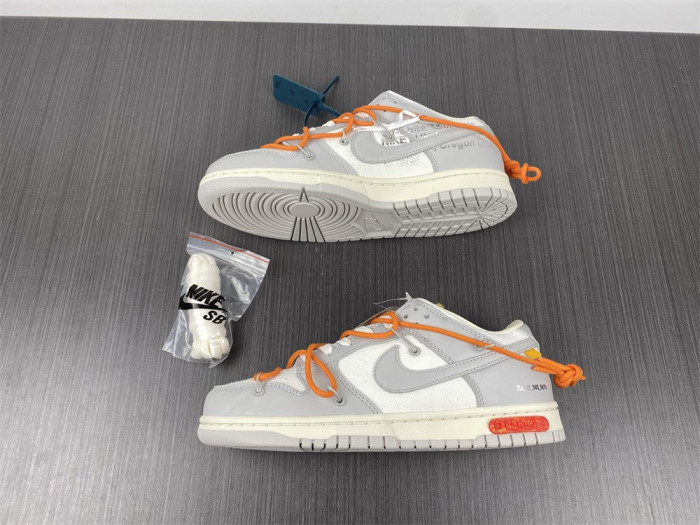 OF X Nike Dunk Low Lot 44 of 50 DM1602-104