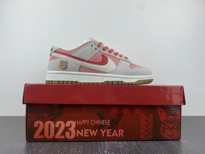 Nike Dunk Low SE Grey Pink DO9457-110