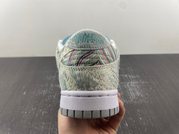 Nike SB Dunk Low DV0831-101