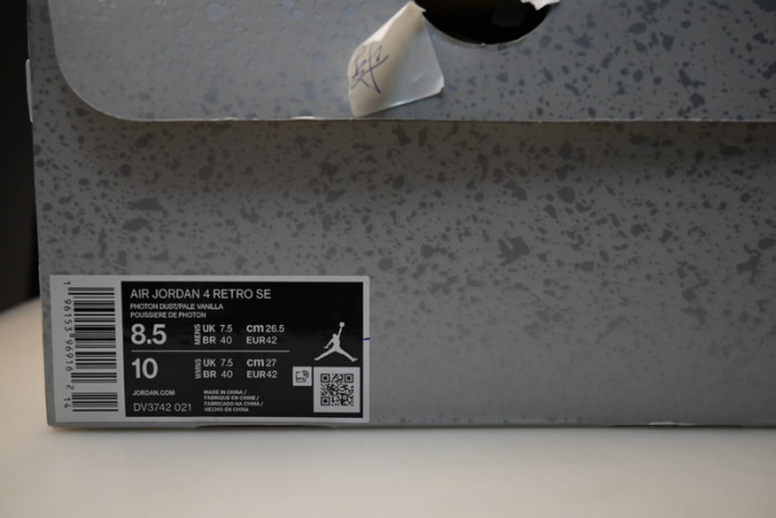 Air Jordan 4 Retro SE Craft Photon Dust DV3742-021