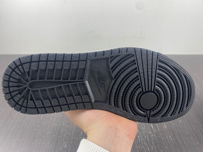 Air Jordan 1 High OG “Skyline” DX0054-805
