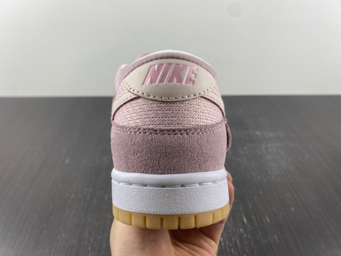Nike Dunk Low Teddy Bear DZ5318-640