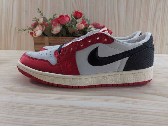 Air Jordan 1 Retro Low OG Trophy Room Away FN0432-100