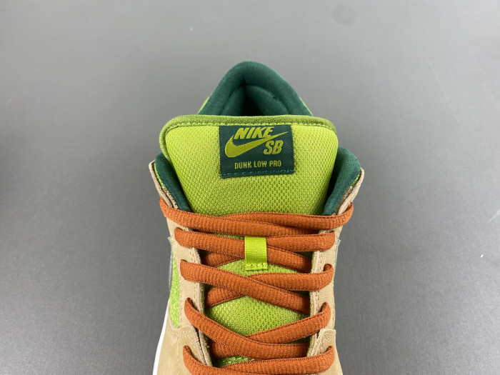 Nike SB Dunk Low Escargot FQ7585-200