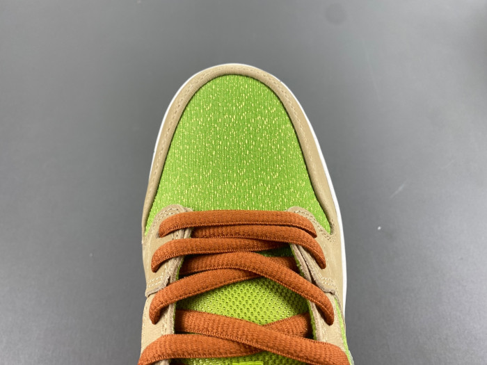 Nike SB Dunk Low Escargot FQ7585-200