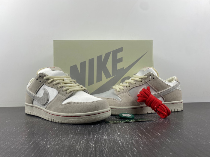 Nike SB Dunk Low Valentine