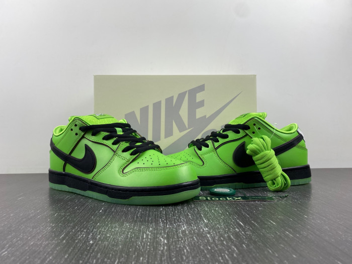 The Powerpuff Girls x Nike SB Dunk Low FZ8319-300.