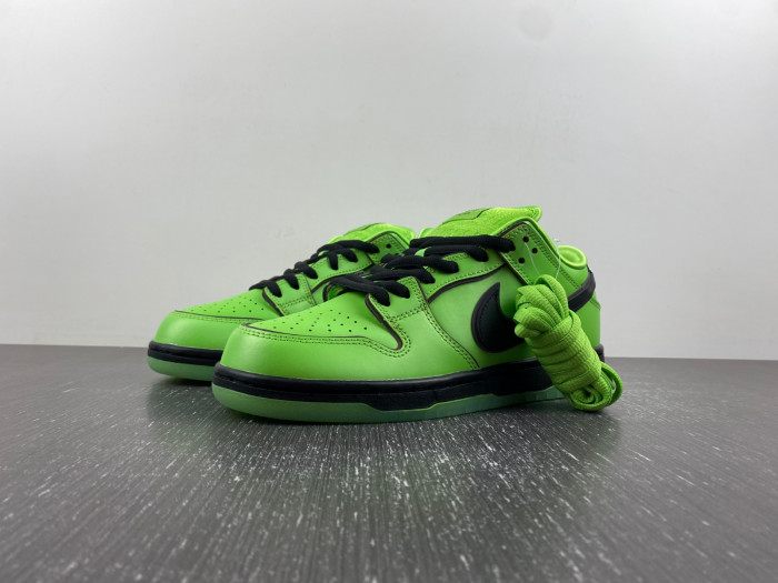 The Powerpuff Girls x Nike SB Dunk Low FZ8319-300.