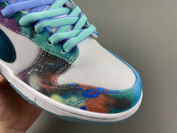 Nike SB Dunk Low Futura Laboratories Bleached Aqua HF6061-400