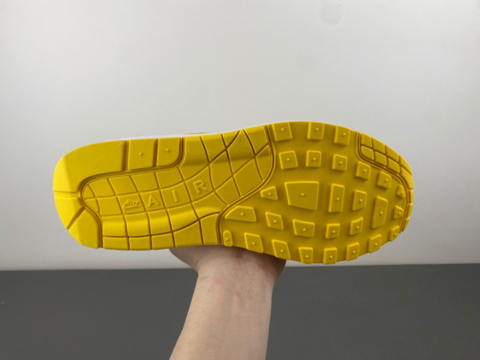 Supreme x Nike Air Max 1 ’87 “Speed Yellow” HF8813-700