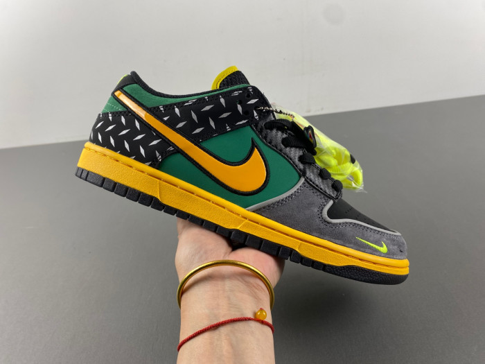 Nike Dunk Low What the Duck Away University of Oregon PE HV1454-100