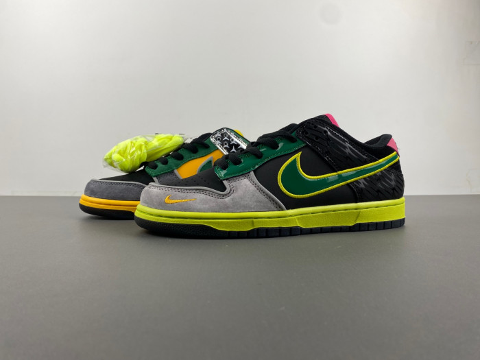 Nike Dunk Low What the Duck Away University of Oregon PE HV1454-100