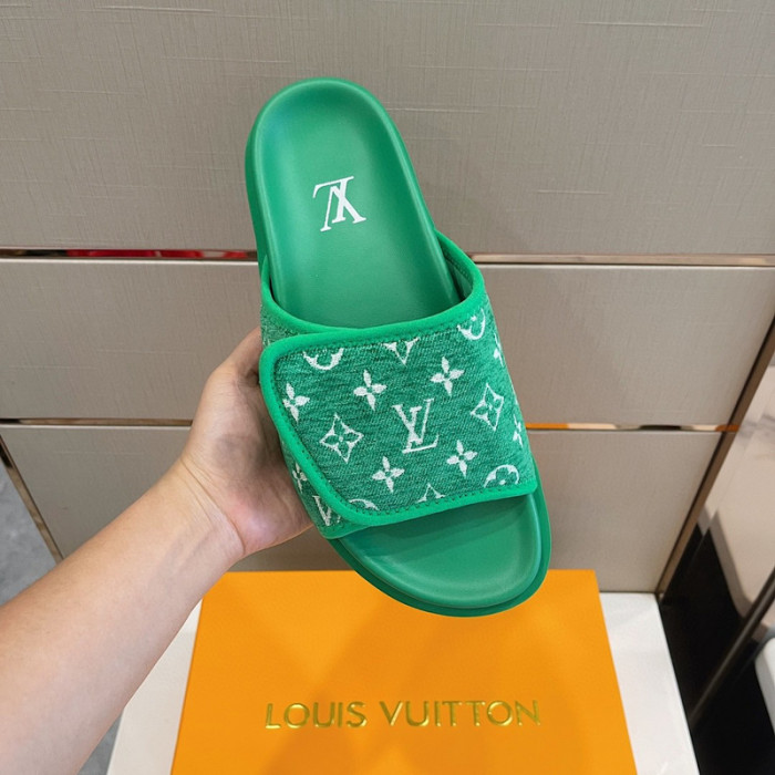 L1VV SANDALS