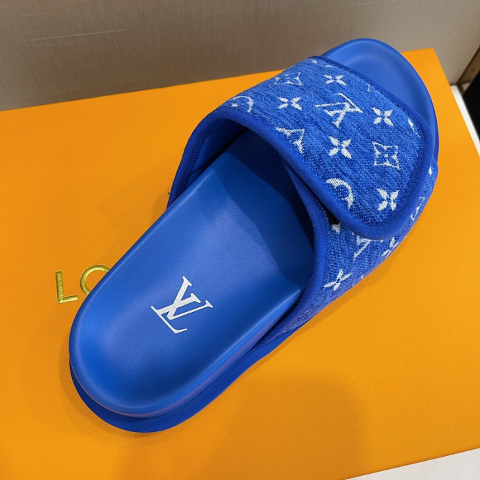 L1VV SANDALS