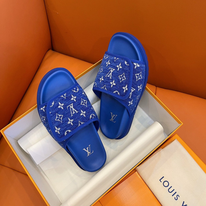 L1VV SANDALS