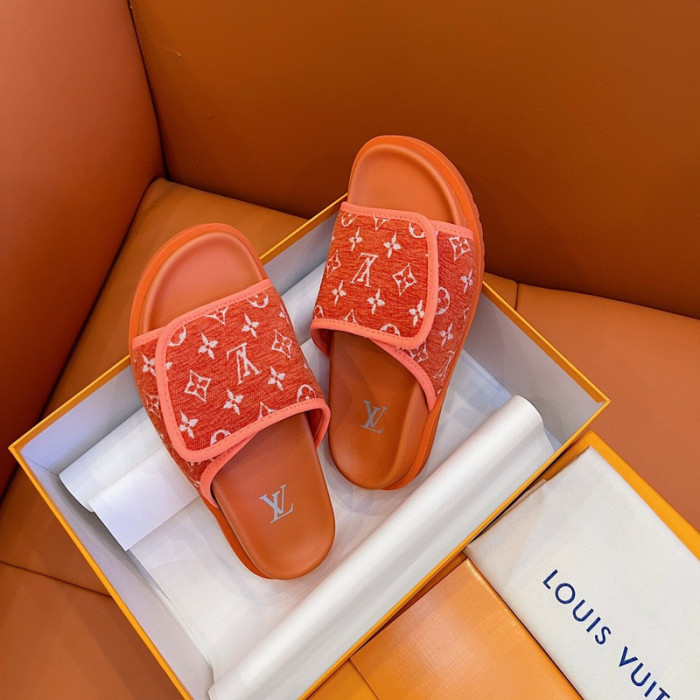 L1VV SANDALS