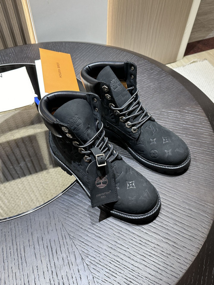 L1VV Boots