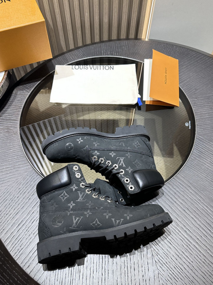 L1VV Boots