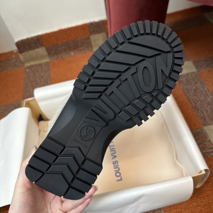 L1VV Boots