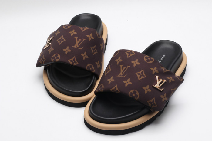 L1VV SANDALS