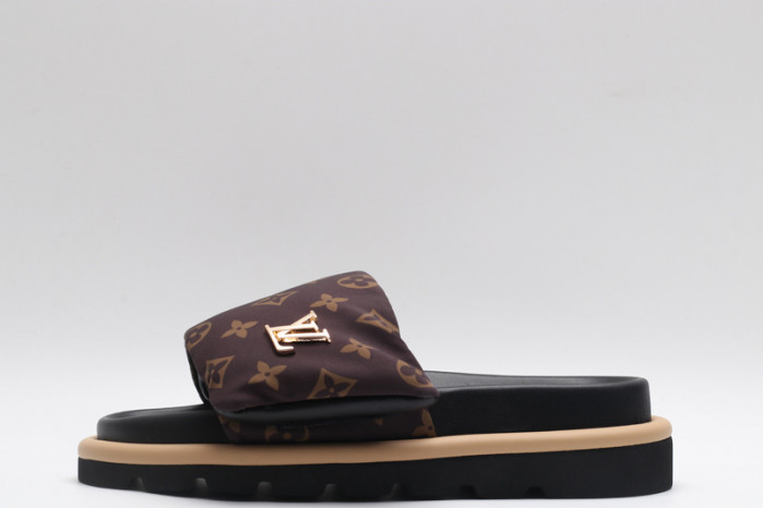 L1VV SANDALS