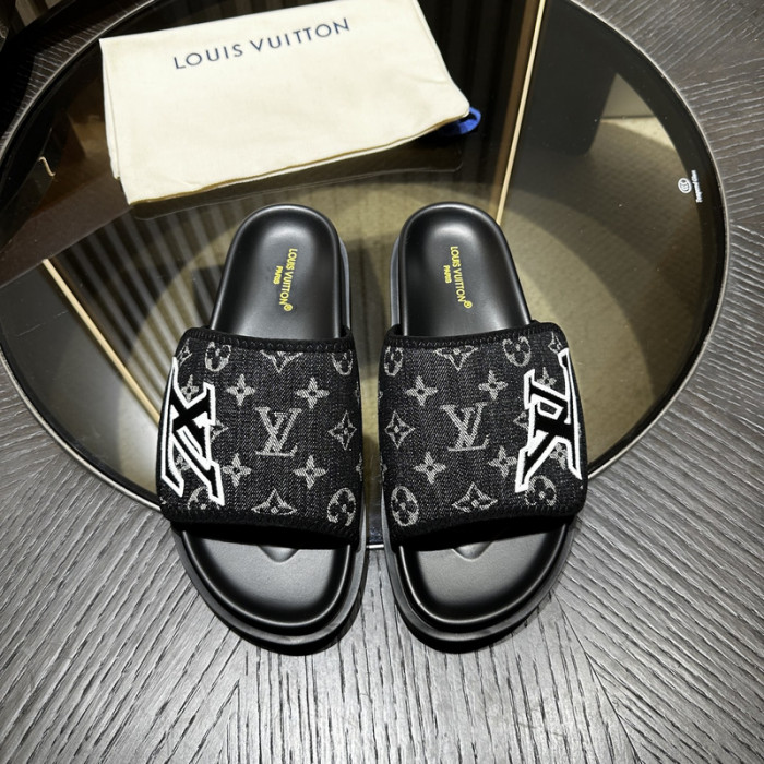 L1VV SANDALS