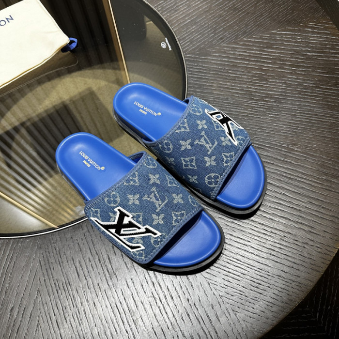L1VV SANDALS
