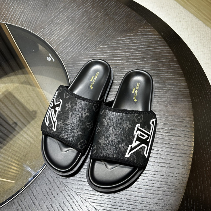L1VV SANDALS