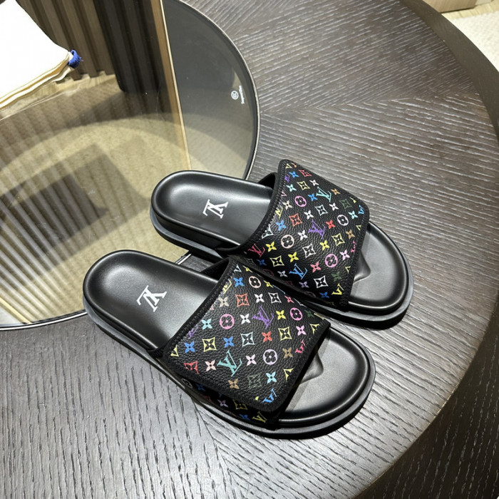L1VV SANDALS