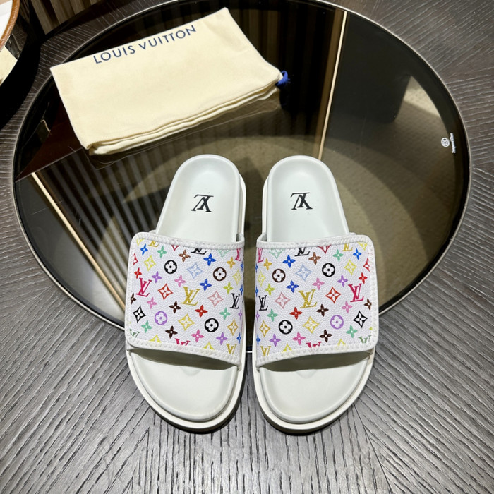 L1VV SANDALS