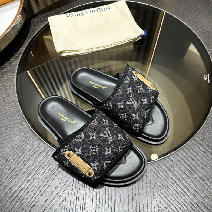 L1VV SANDALS