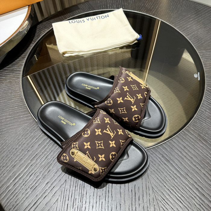 L1VV SANDALS
