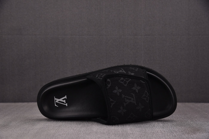 L1VV SANDALS