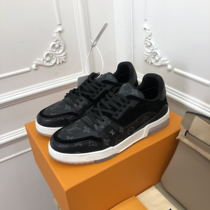 L1VV TRAINER