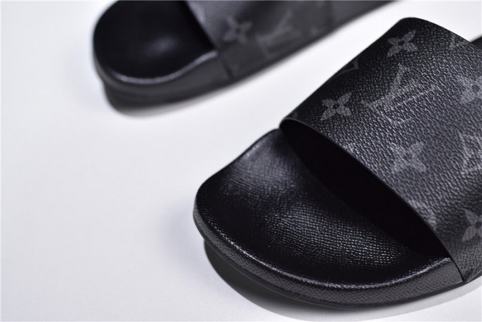 L1VV SANDALS