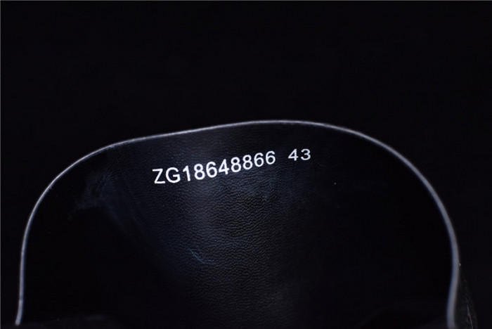 L1VV SANDALS