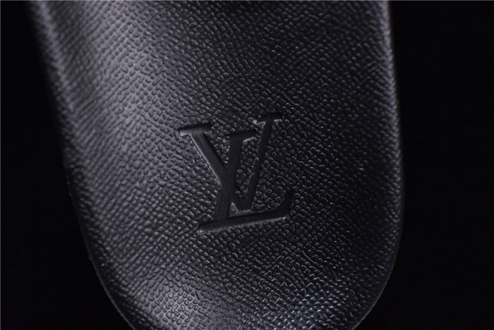 L1VV SANDALS